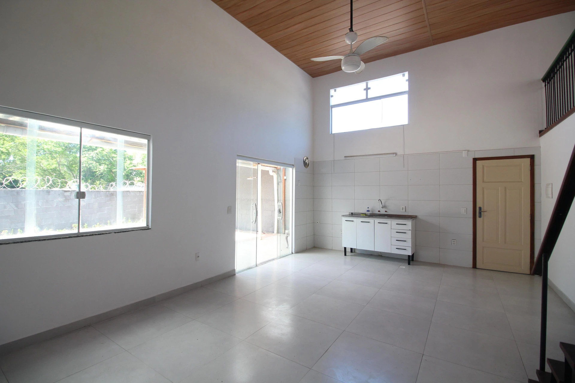 House with 4 bedrooms, 2 bathrooms and private garden — photo 53