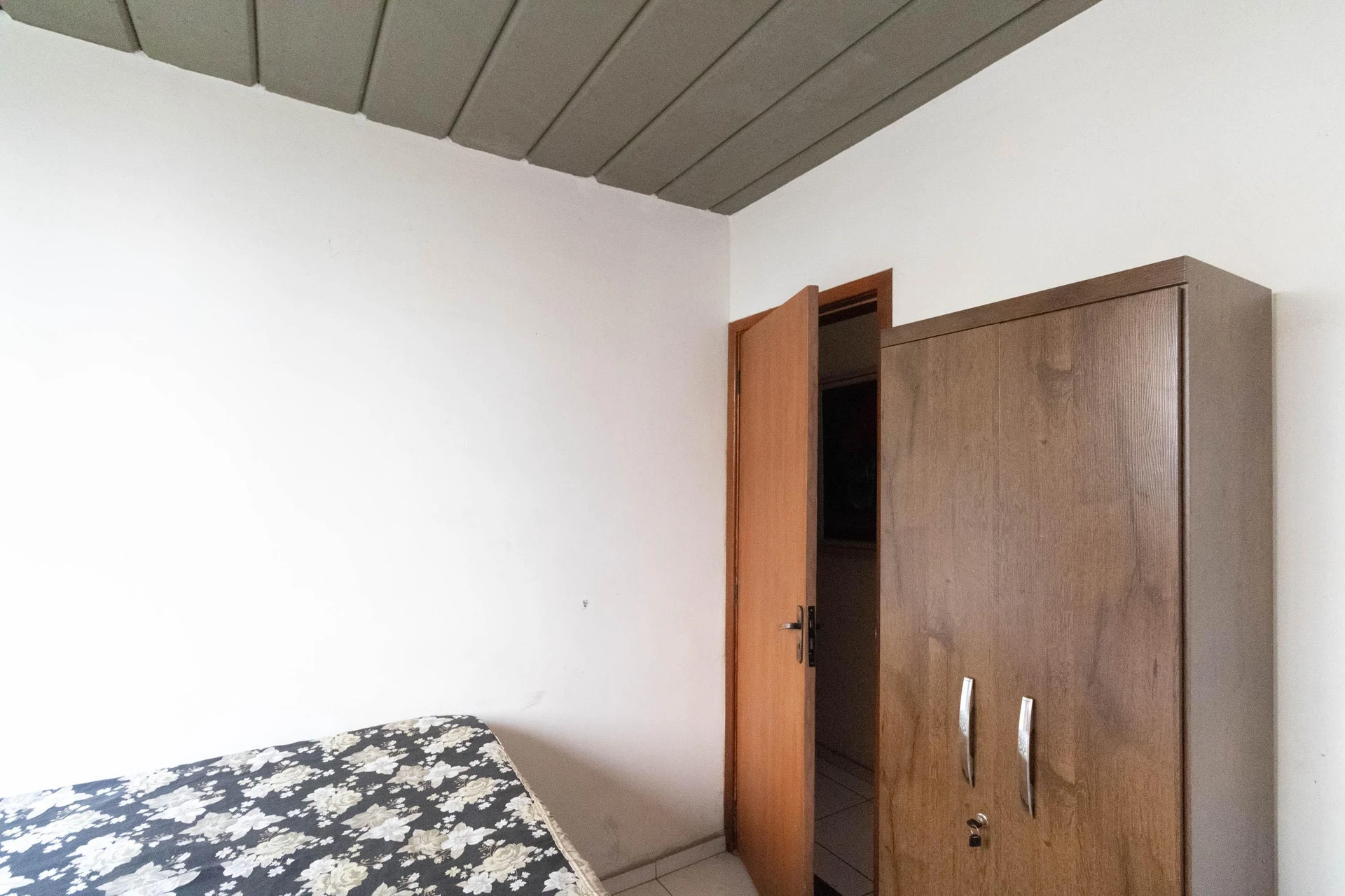 2-bedroom apartment in a building with a gym — photo 24