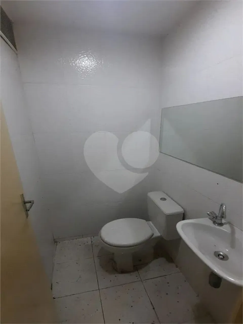 Unfurnished house with 5 bedrooms and 5 bathrooms — photo 19