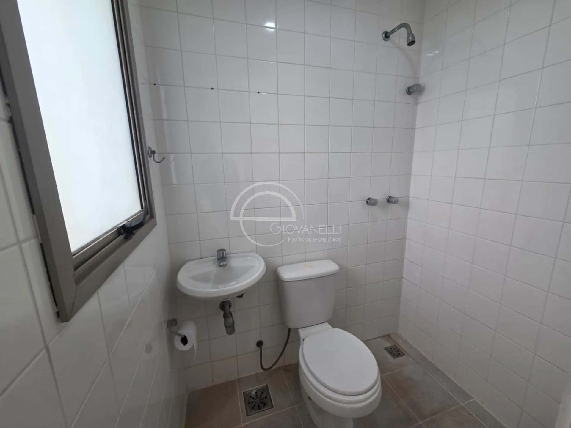 4-bedroom apartment with an enclosed gourmet balcony — photo 38
