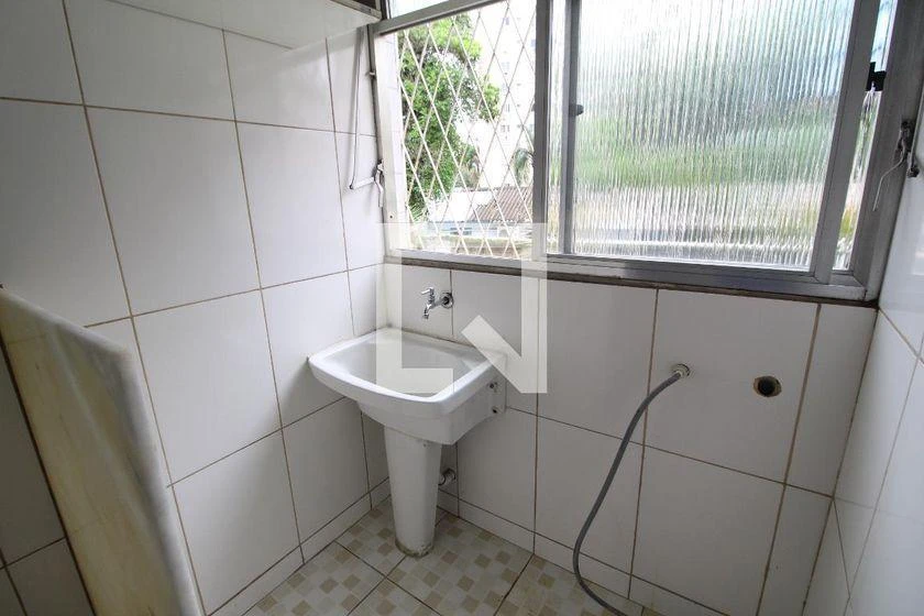 3-bedroom apartment in a building with a pool — photo 11