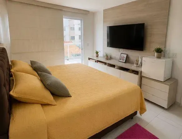 Furnished apartment with 3 bedrooms and an open-plan kitchen — photo 3