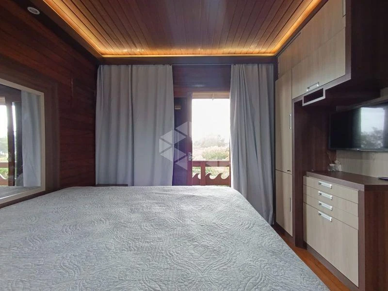 Casa de 3 dormitorios con balcón gourmet en Florianópolis — photo 25