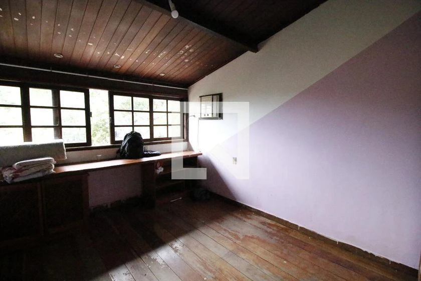 Casa de 500 m² com banheira e janelas do piso ao teto — photo 24