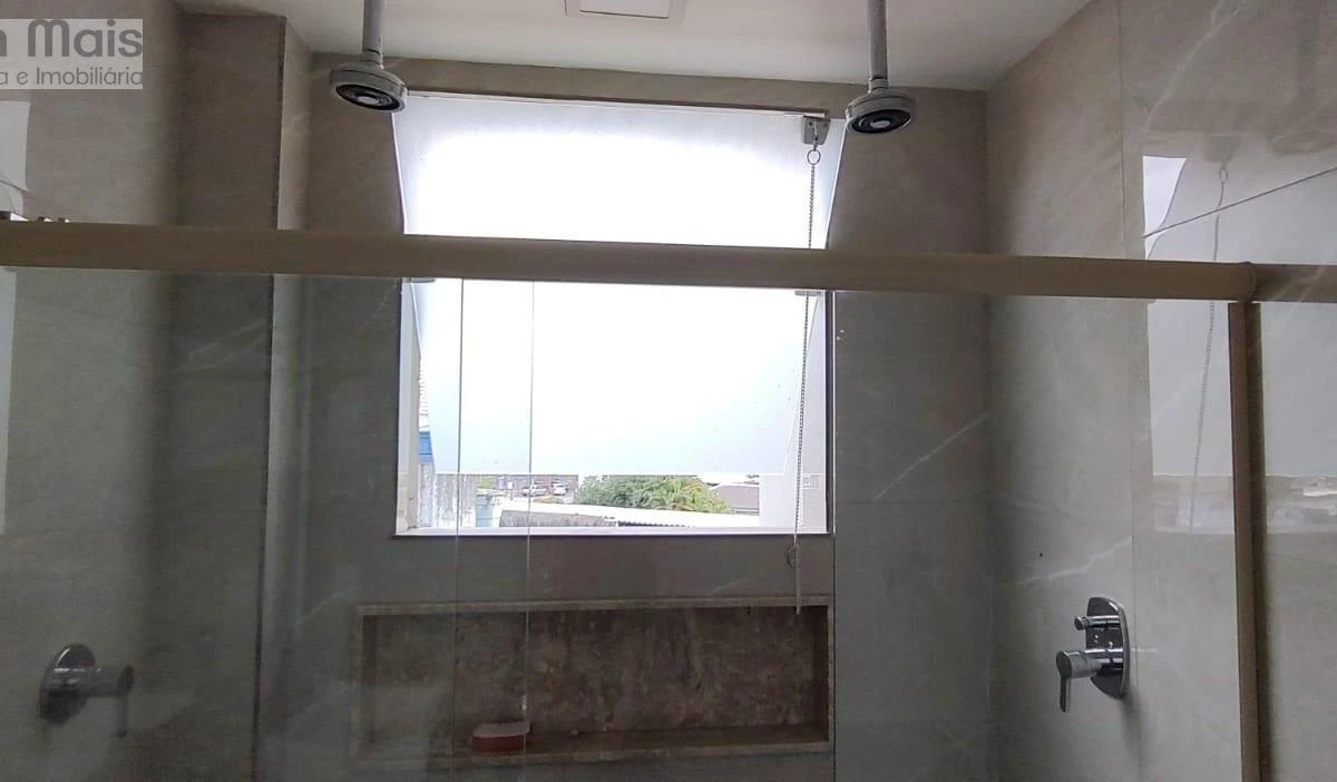 1-bedroom apartment with a closed kitchen and cabinetry — photo 16