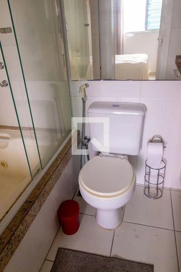 Bathtub in a 2-bedroom apartment, 85 m² — photo 16