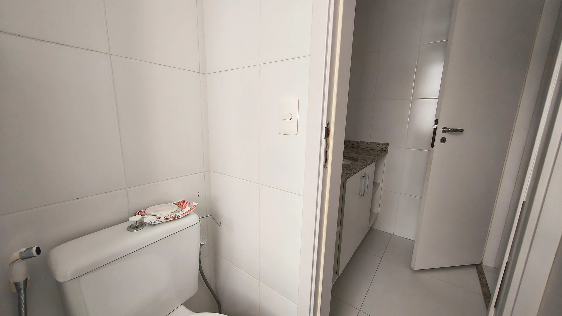 Glass-enclosed balcony in a 3-bedroom apartment, 87 m² — photo 35
