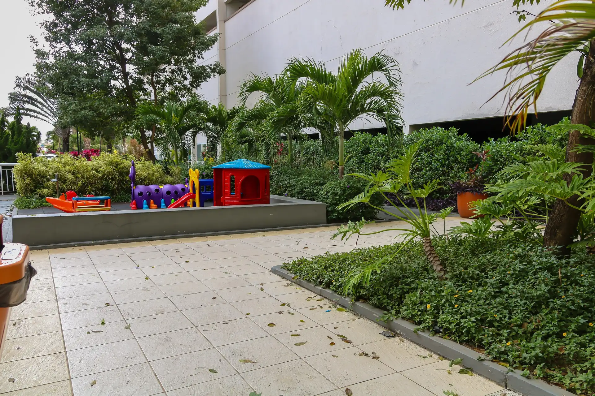 2-bedroom apartment with a park view in Rio de Janeiro — photo 67