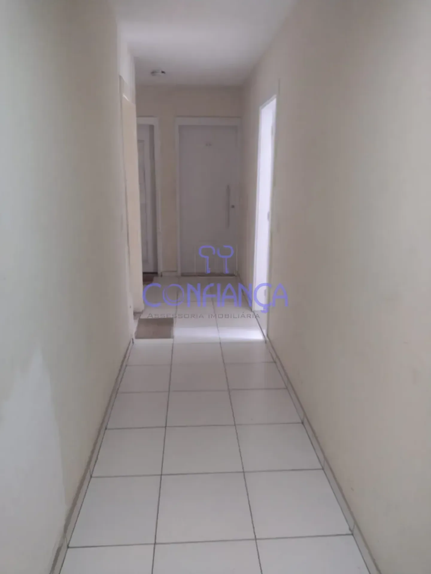 One-bedroom apartment in a building with a pool — photo 22