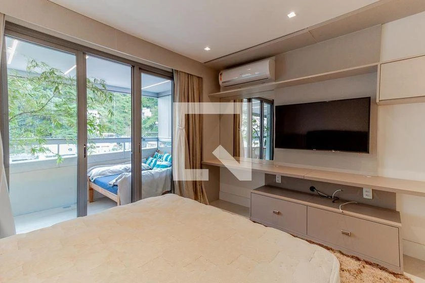 110 m² apartment with enclosed balcony and 3 bedrooms — photo 33