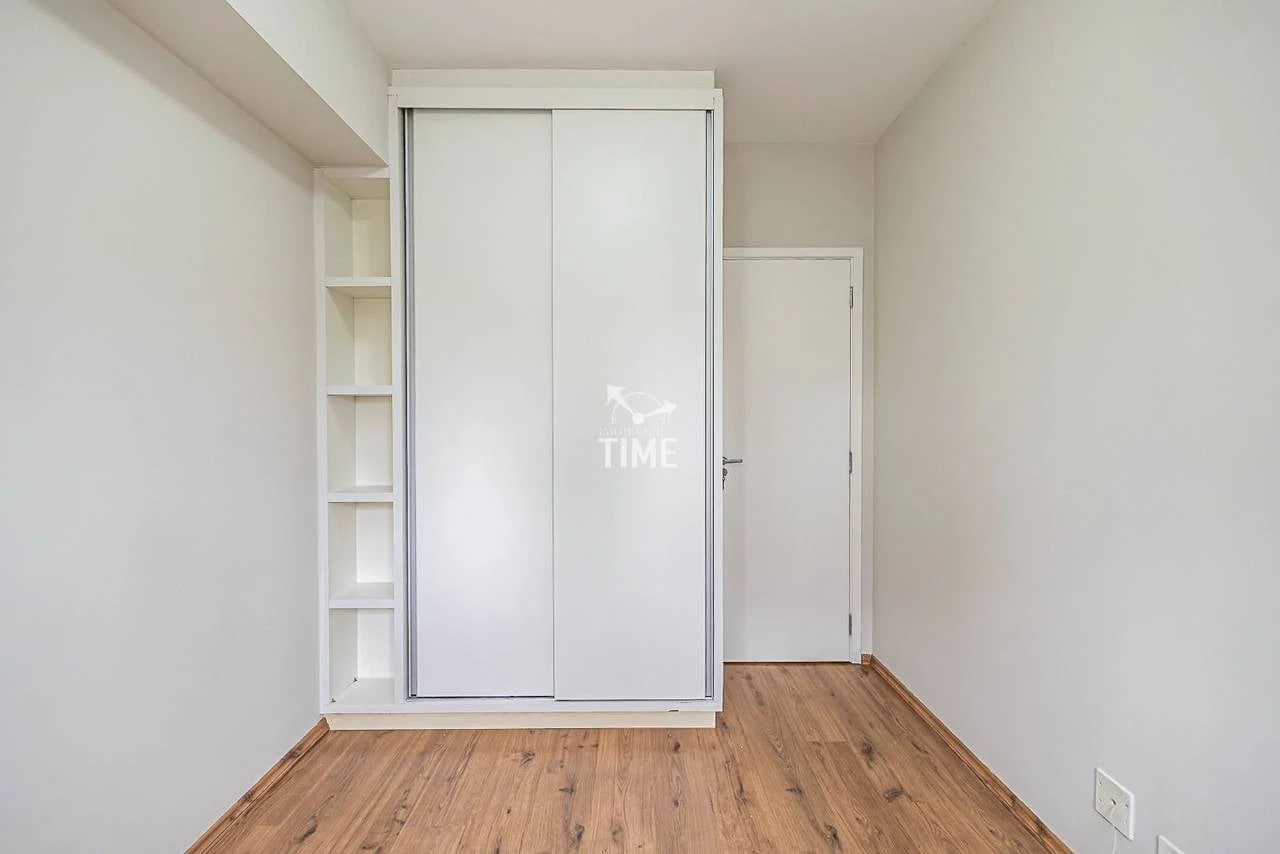 Деревянный пол или ламинат и 1 спальня: квартира 51 м² — photo 7