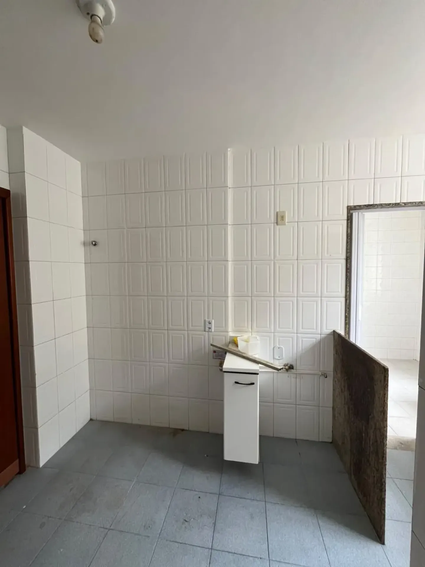 Apartment on the 1st floor with wood or laminate floors — photo 28