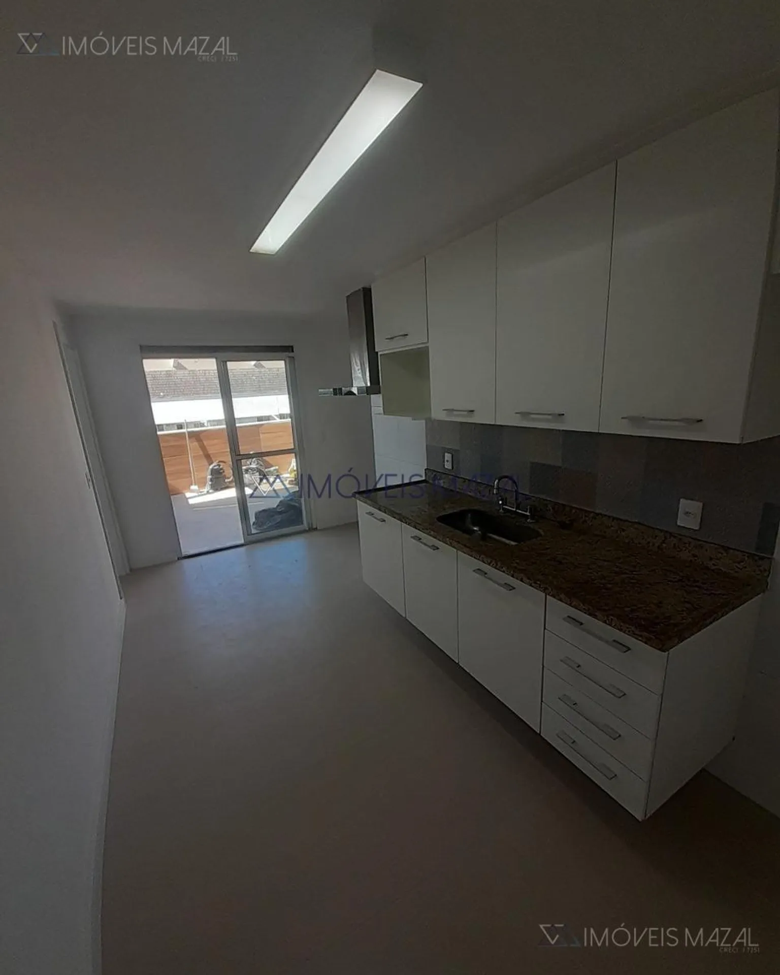 Linear duplex with 3 bedrooms and a BBQ balcony — photo 2
