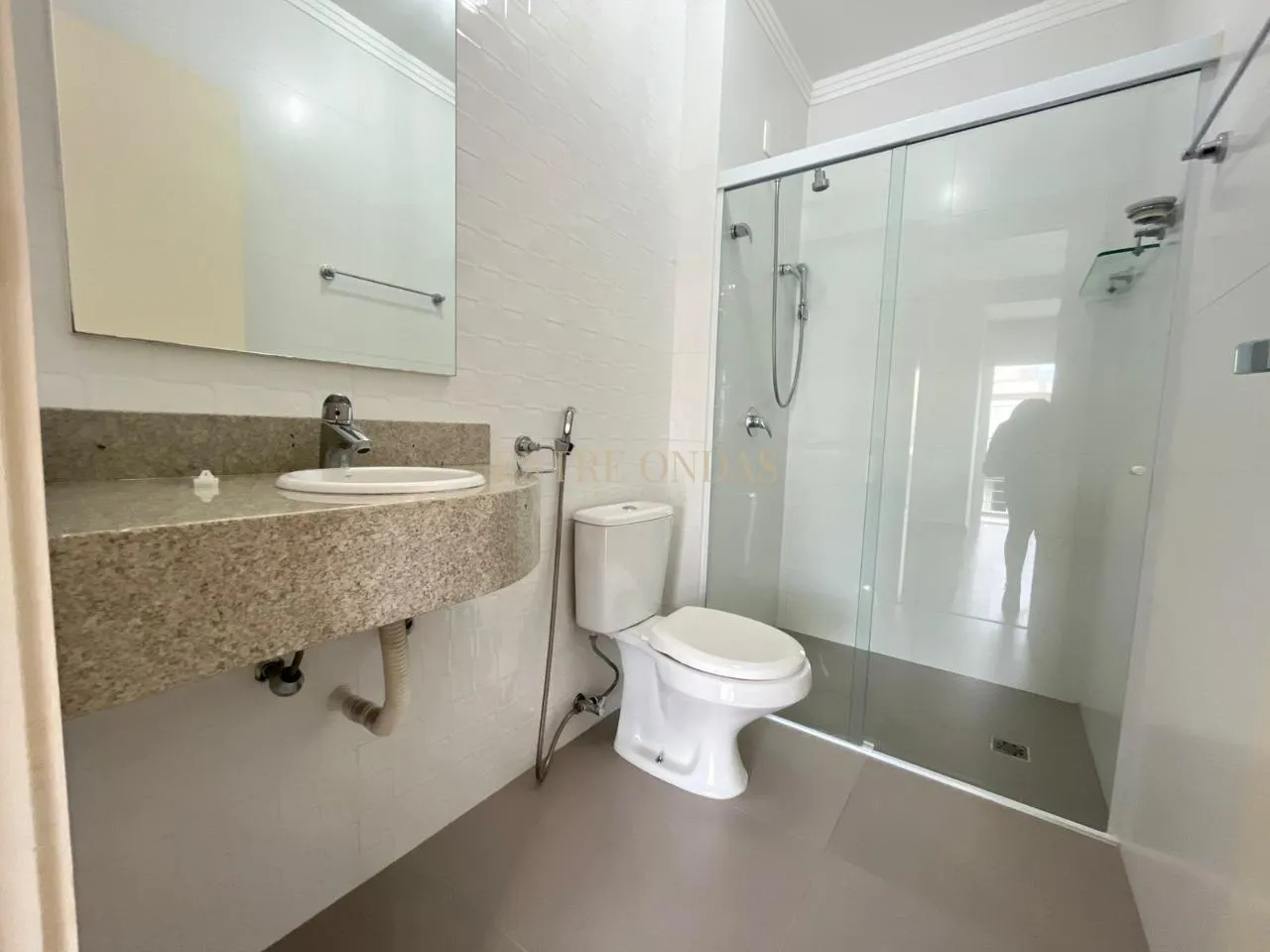 Water view in a 4-bedroom house, 263 m² — photo 53