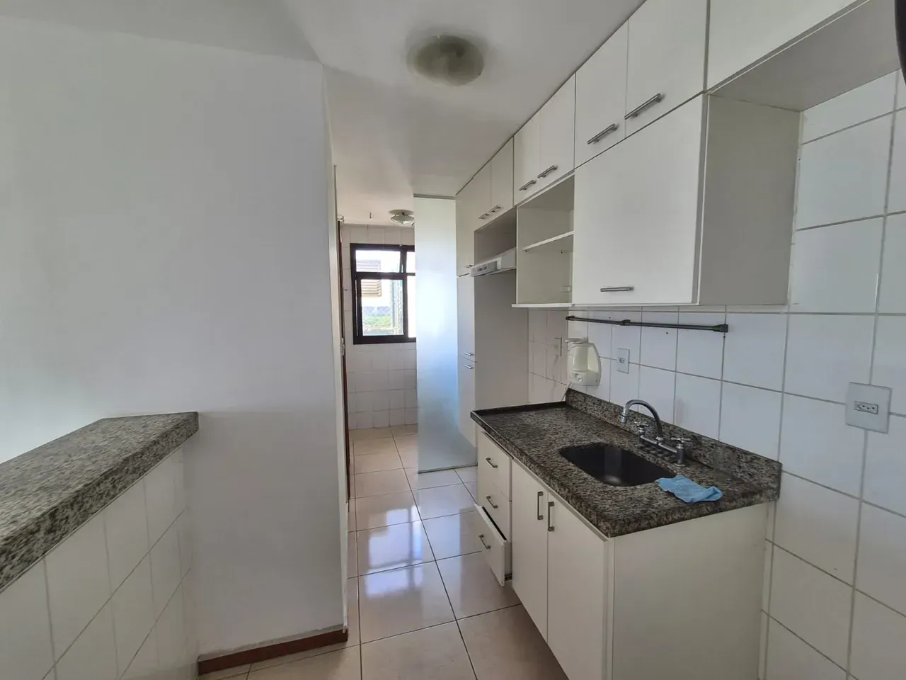 4-bedroom apartment with 2 bathrooms and glass balcony — photo 2