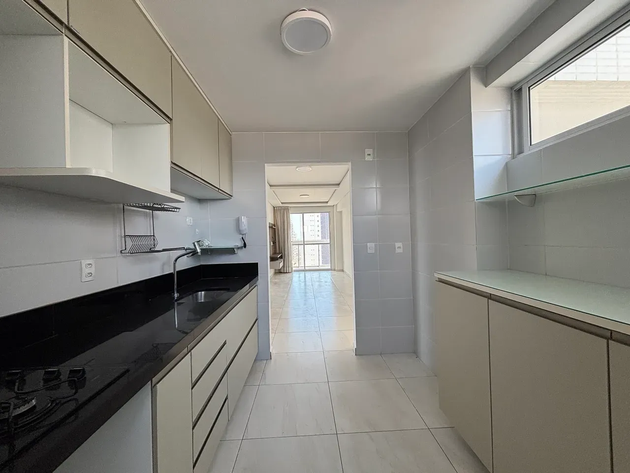 3-bedroom apartment with a glass-enclosed balcony — photo 7