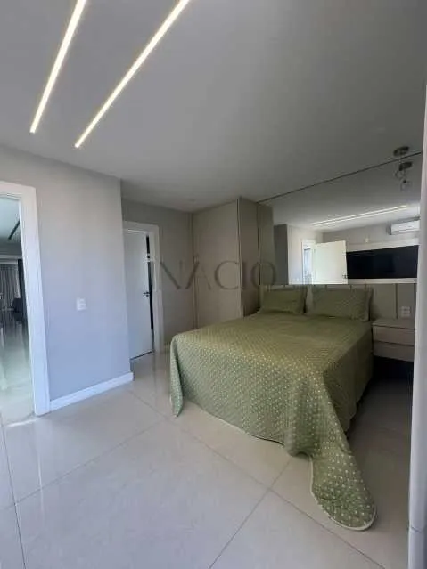 Casa com 5 quartos e 5 banheiros, cozinha planejada — photo 13