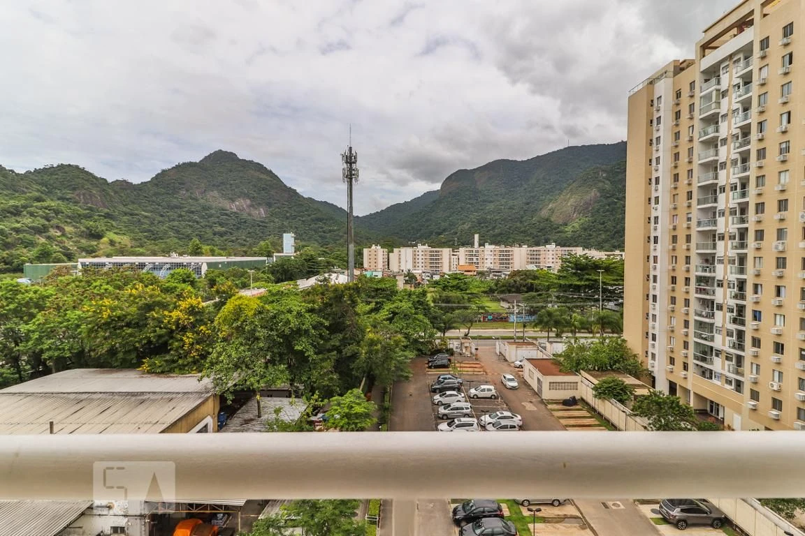 Unfurnished 3-bedroom apartment with balcony — photo 13