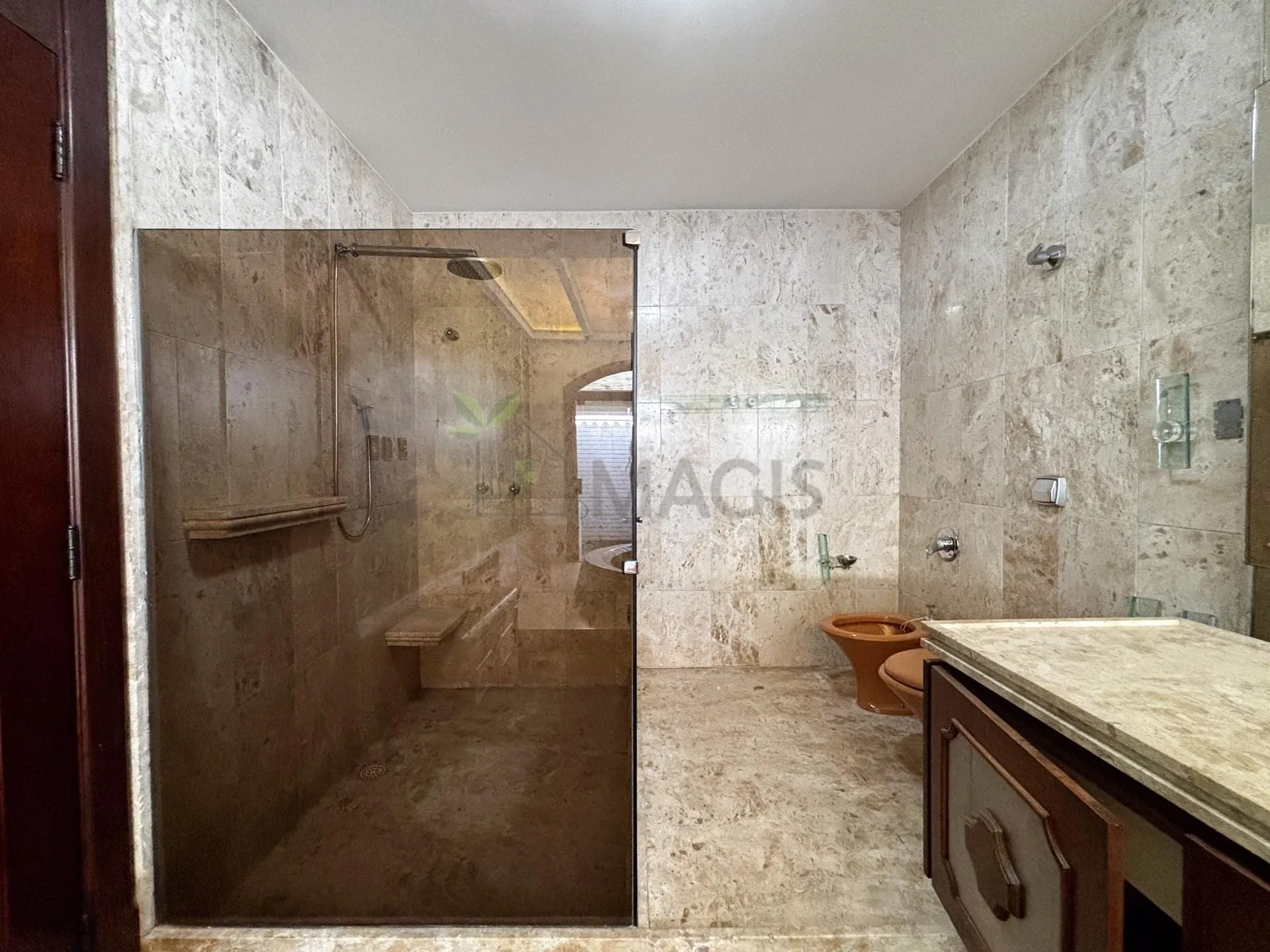 Будинок 604 м² з 4 спальнями та 4 ванними кімнатами — photo 64