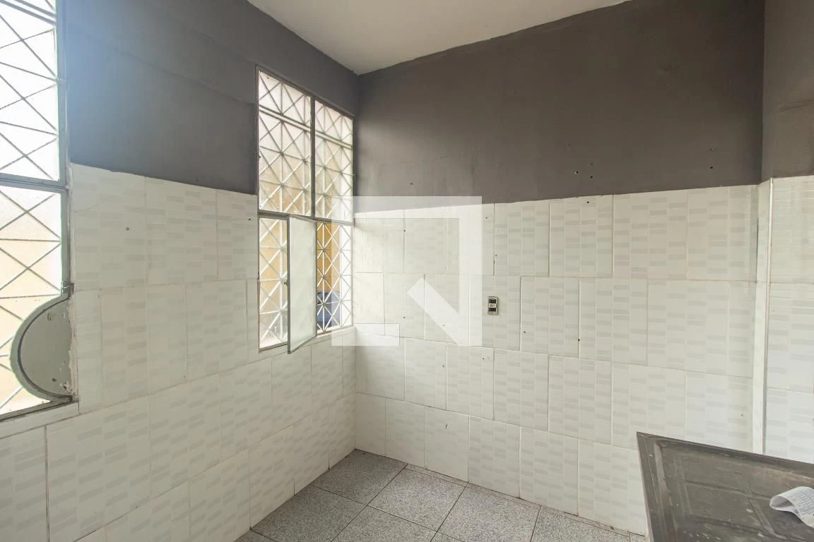 Unfurnished house with 2 bedrooms and 1 tiled bath — photo 9