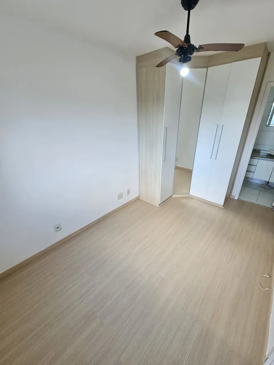 Unfurnished 2-bedroom apartment with 2 bathrooms — photo 9