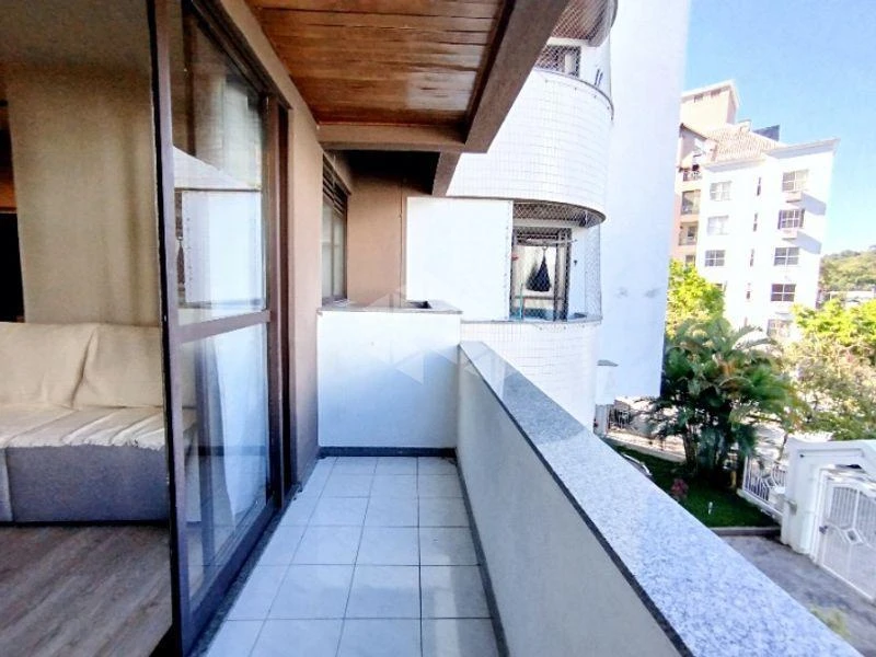 2-bedroom apartment with a washing machine in Florianópolis — photo 8