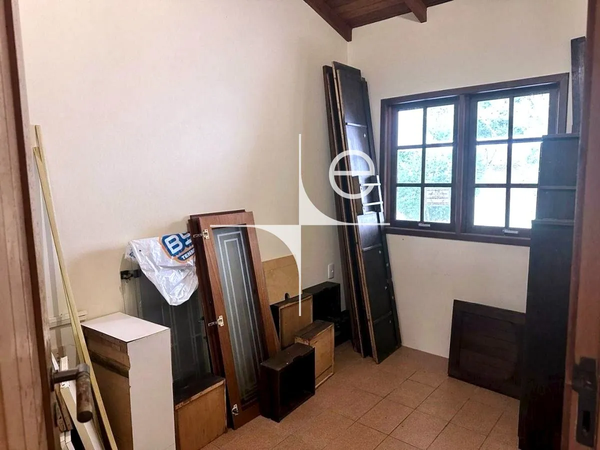 House with 3 bedrooms and 5 bathrooms, 481 m² — photo 23