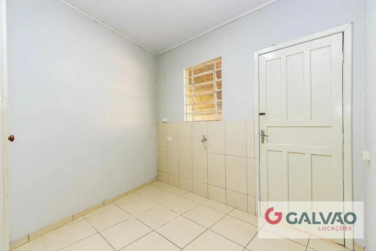 House with a separate kitchen and 5 bedrooms, 224 m² — photo 32