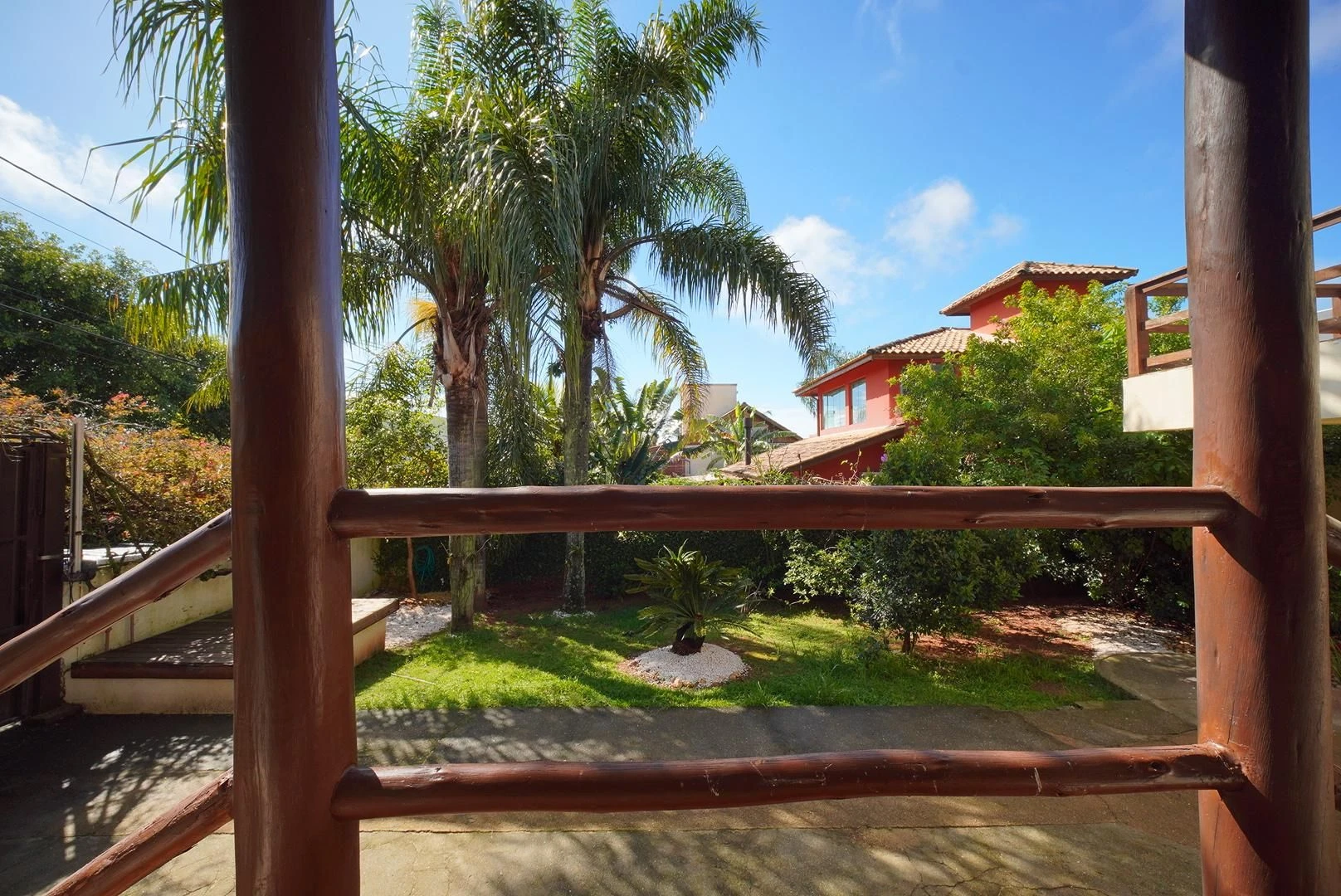 Garden in a 3-bedroom house, 225 m² — photo 21