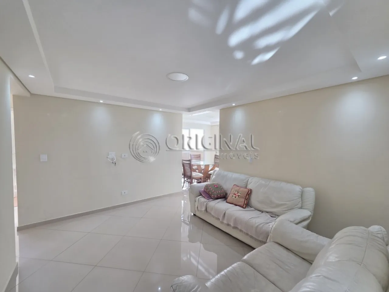 Furnished 3-bedroom apartment with 2 parking spaces