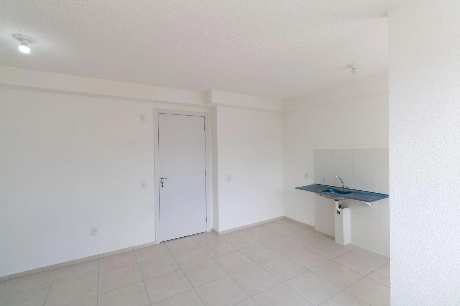 Apartamento de 2 quartos em condomínio com academia — photo 11