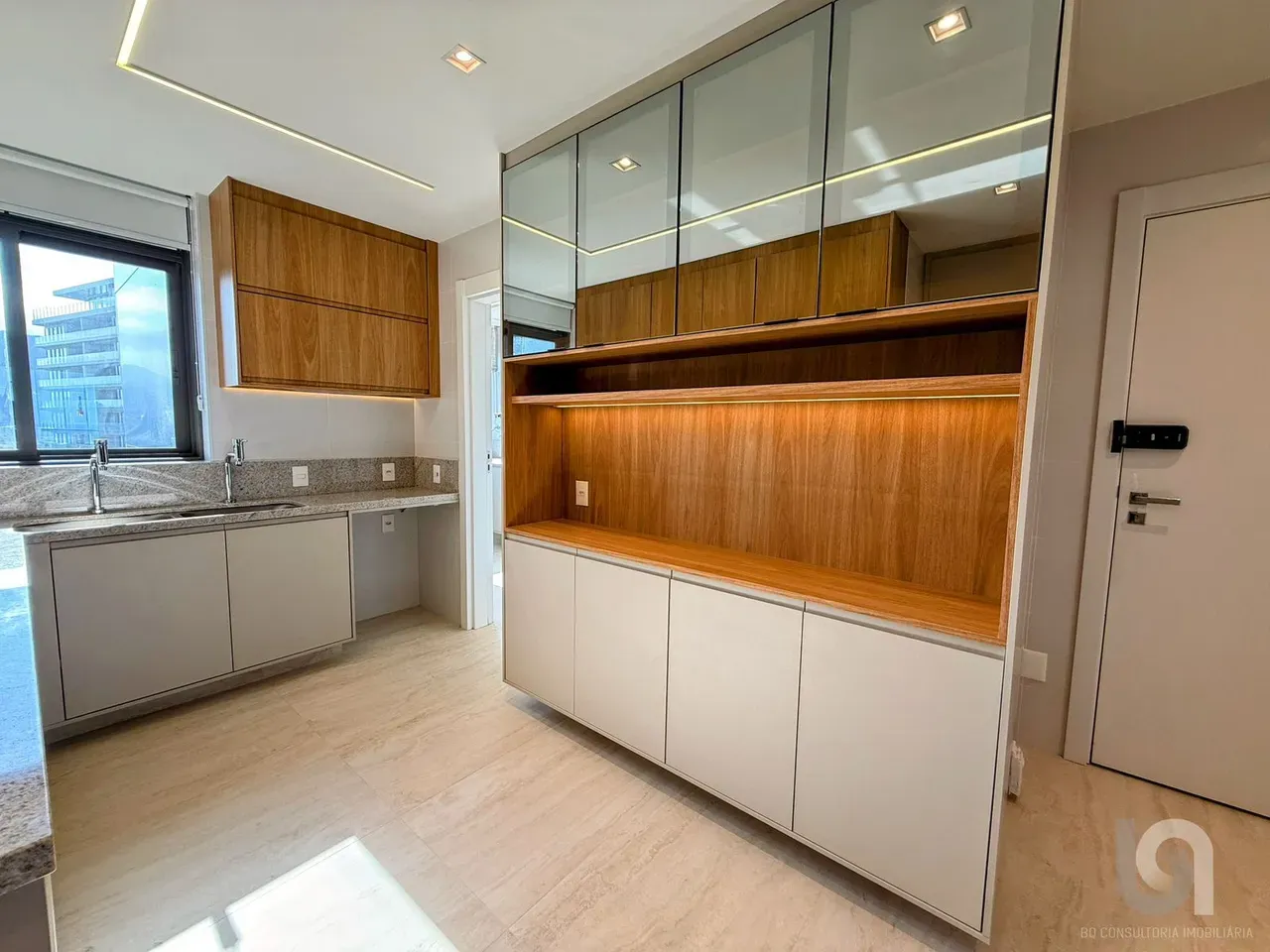 Квартира з 4 спальнями, 5 ванними і кухнею відкритого планування — photo 16