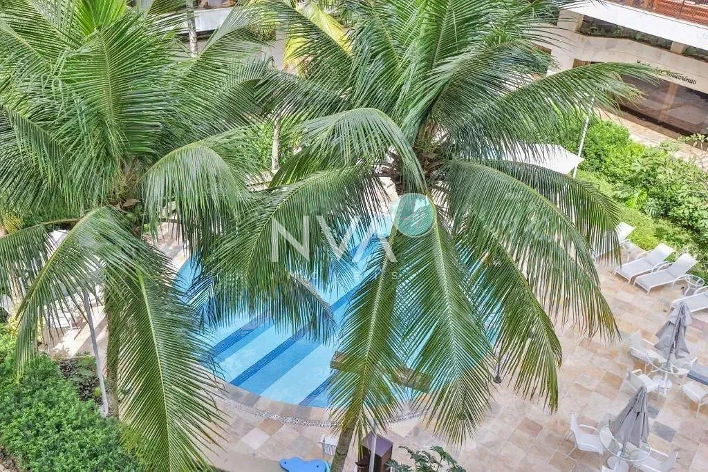 Apartment with balcony, 3 bedrooms and 4 bathrooms — photo 19