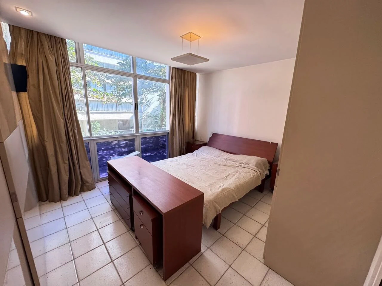 Apartamento amueblado de 4 dormitorios con 3 suites y 200 m² — photo 14
