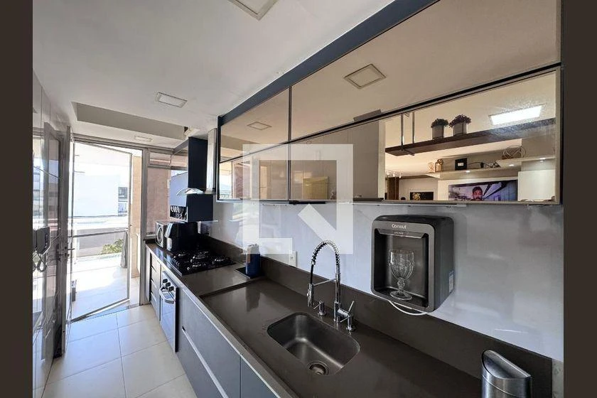 Furnished 3-bedroom apartment with 235 m² and 2 parking — photo 5
