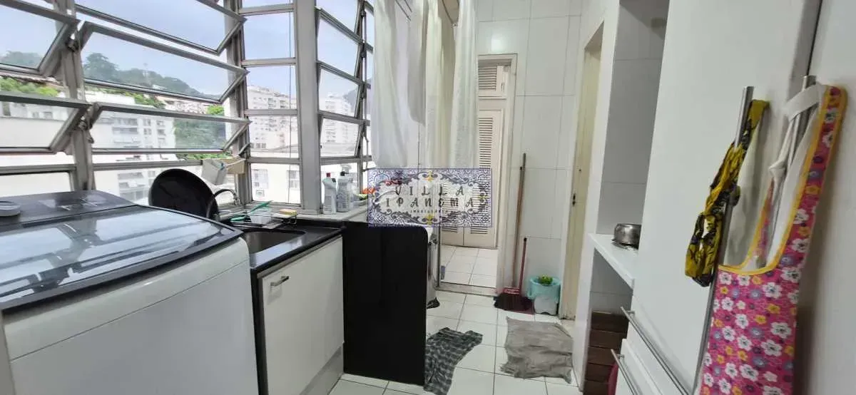 350 m² penthouse with 5 bedrooms and a glass balcony — photo 45