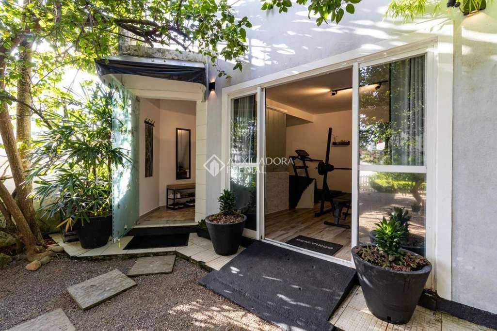 Меблированный дом: 4 спальни и кухня открытой планировки — photo 6