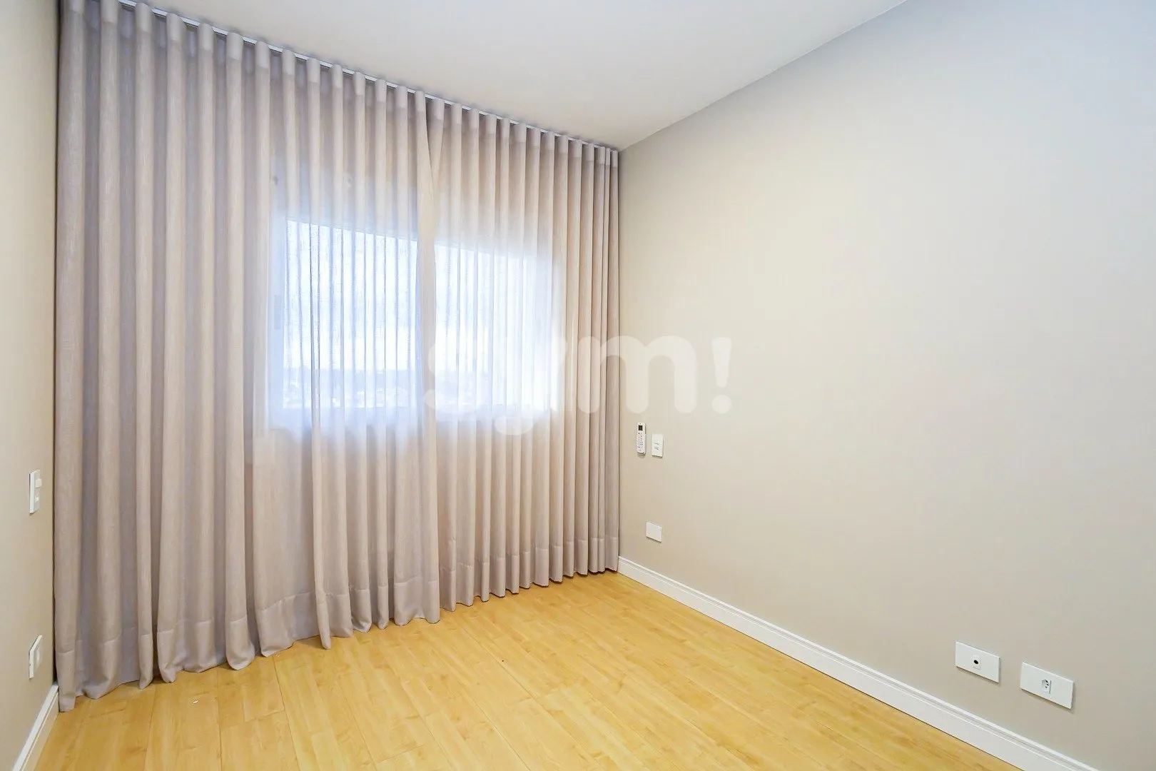 2-bedroom apartment with fitted kitchen and 2 parking spots — photo 14