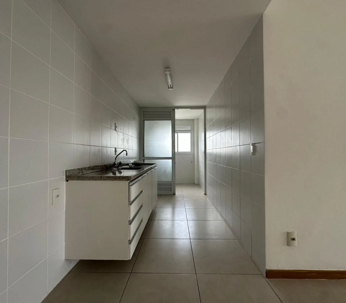 3-bedroom apartment with a water view in Florianópolis — photo 6