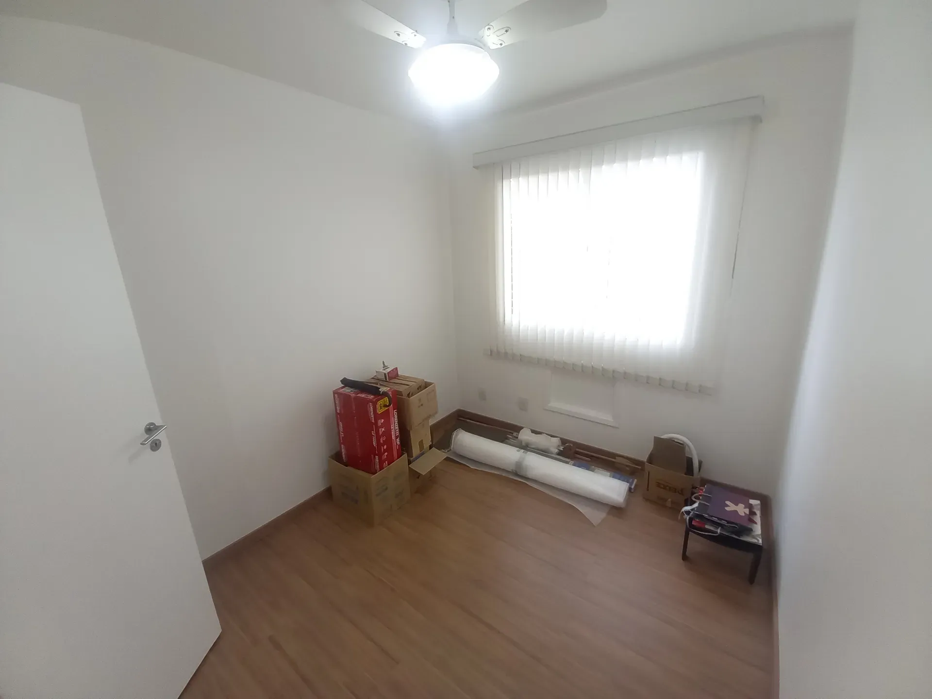 Apartment on the 3rd floor with wood or laminate floors — photo 3