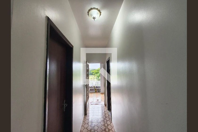 Furnished 240 m² house with 5 bedrooms and 5 bathrooms — photo 4