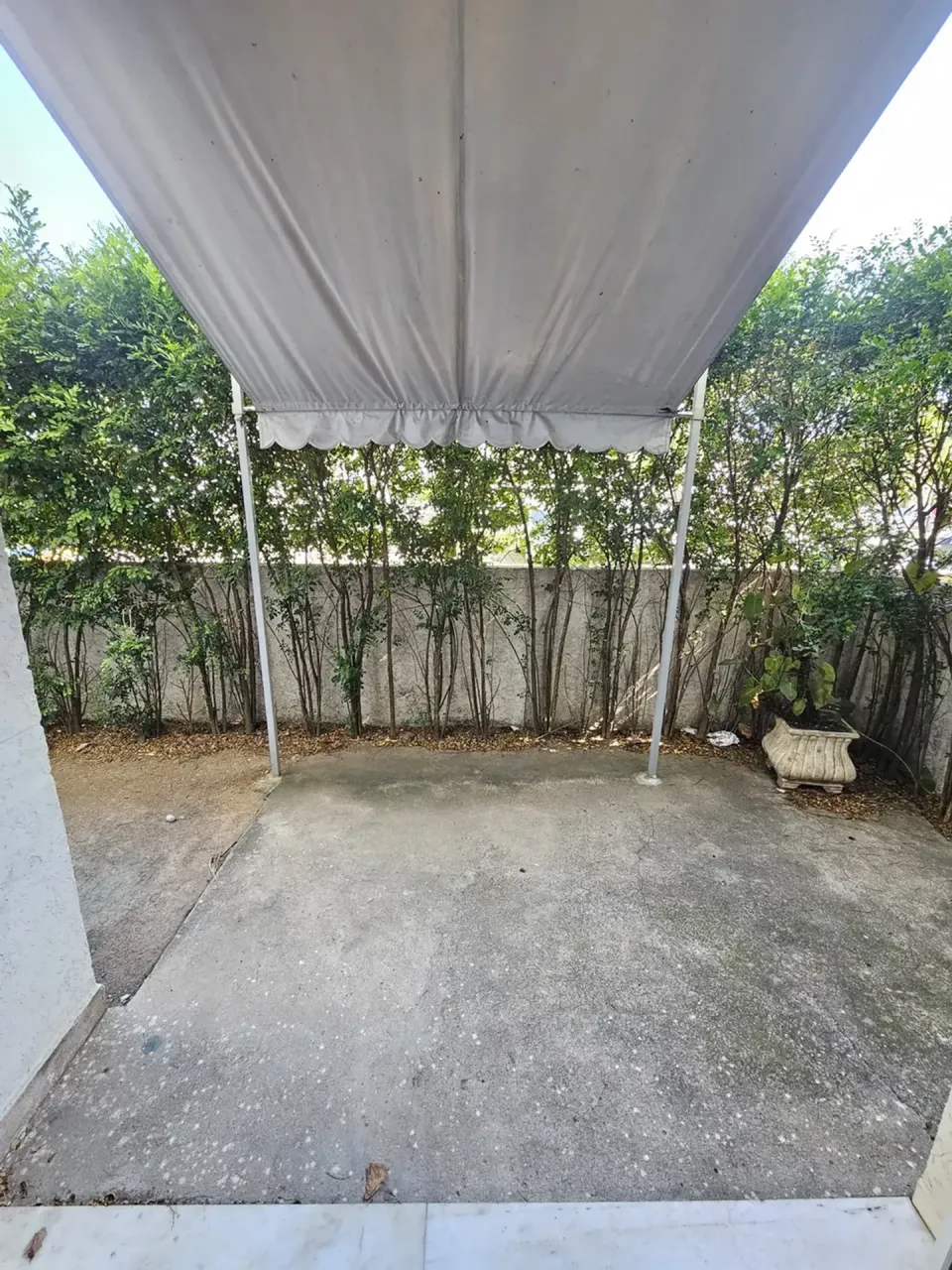 1-bedroom apartment with a balcony and a glass shower — photo 12