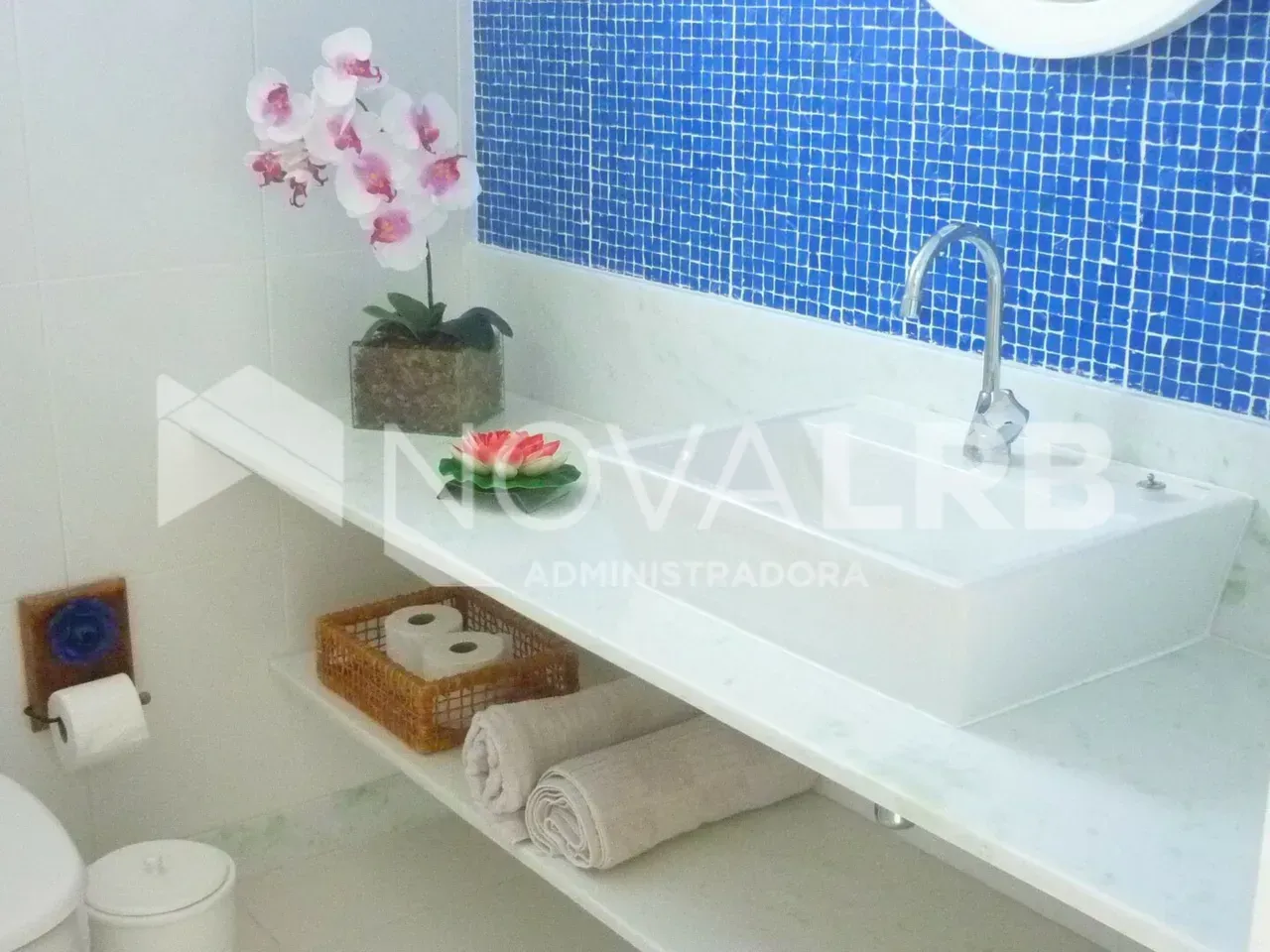 Furnished apartment with 4 bedrooms and a closed kitchen — photo 12