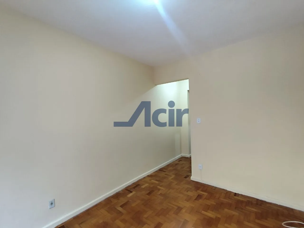 1-bedroom 1-bath apartment with a kitchenette corner — photo 5