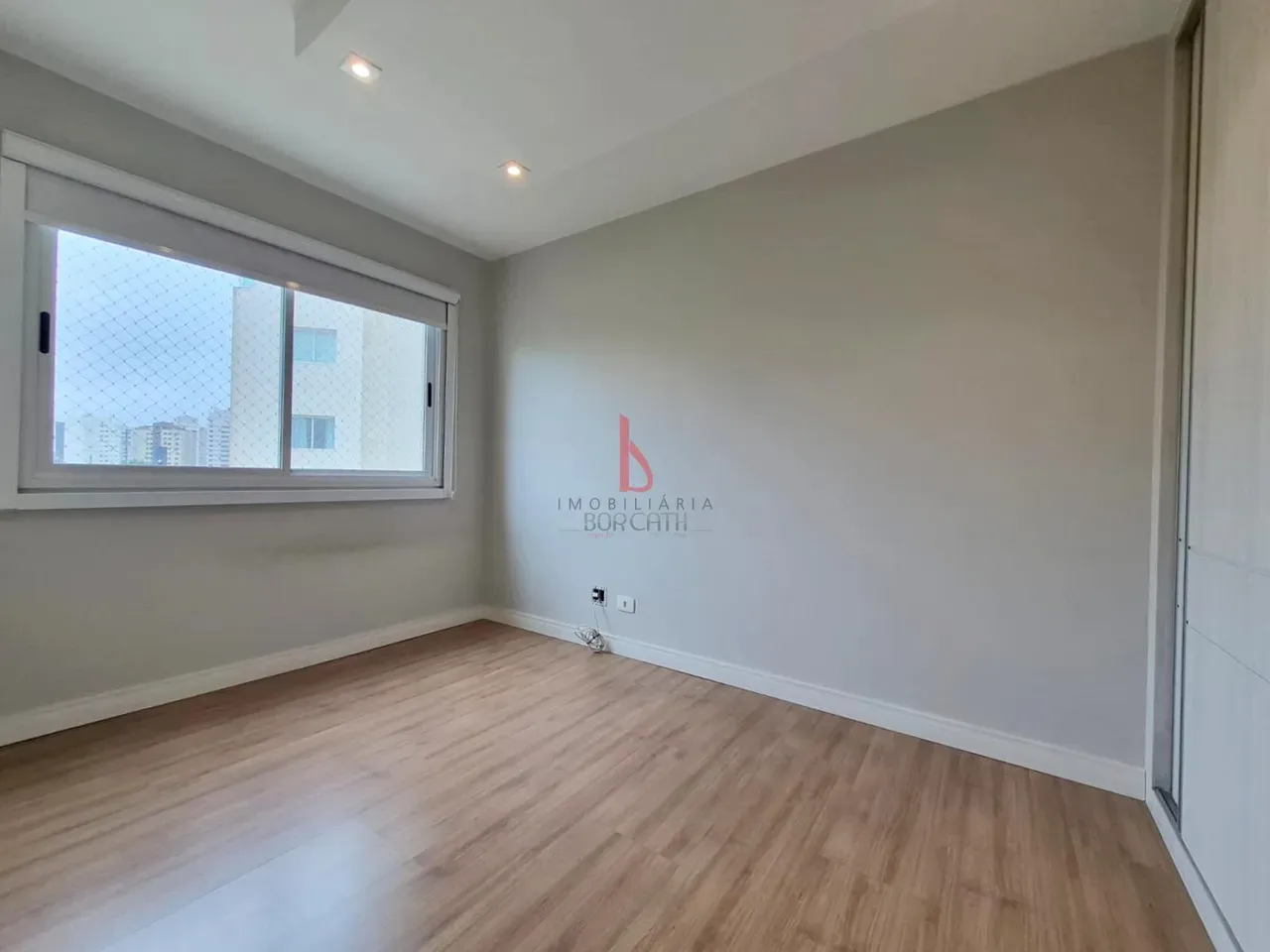 One-bedroom apartment in a building with a sauna — photo 38