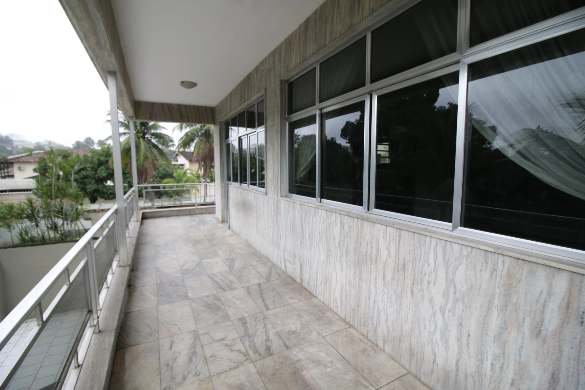 Condo house with 4 bedrooms and 2 en-suites, 3 parking — photo 17