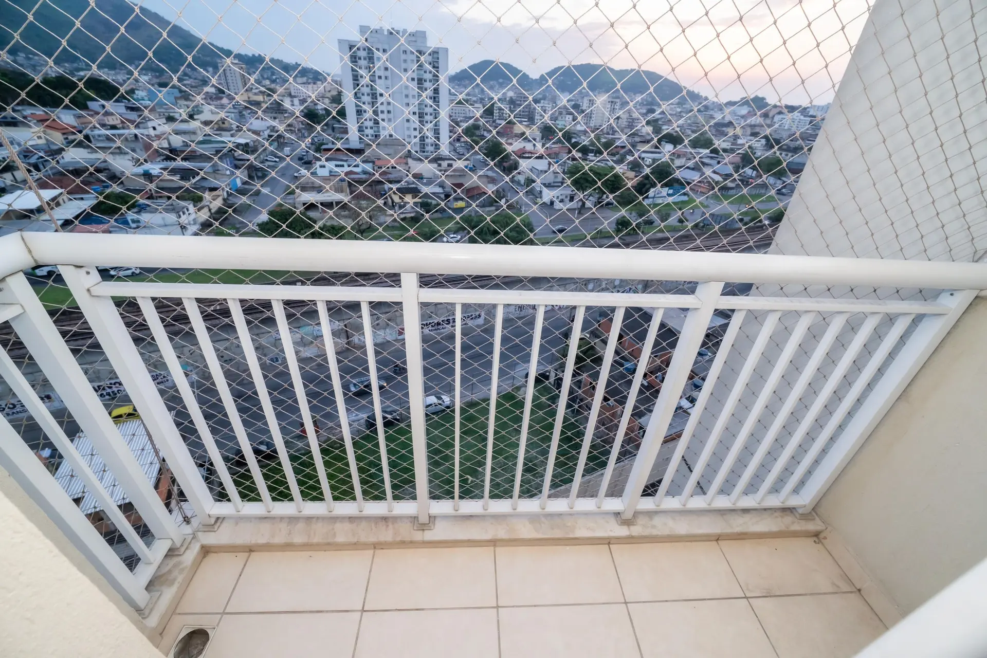 Mountain view in a 2-bedroom apartment, 48 m² — photo 5