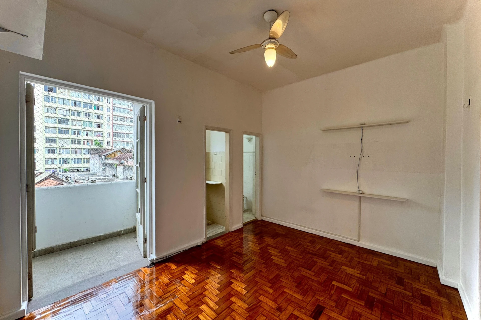 Apartamento de 1 quarto e 1 banheiro com fogão a gás — photo 3