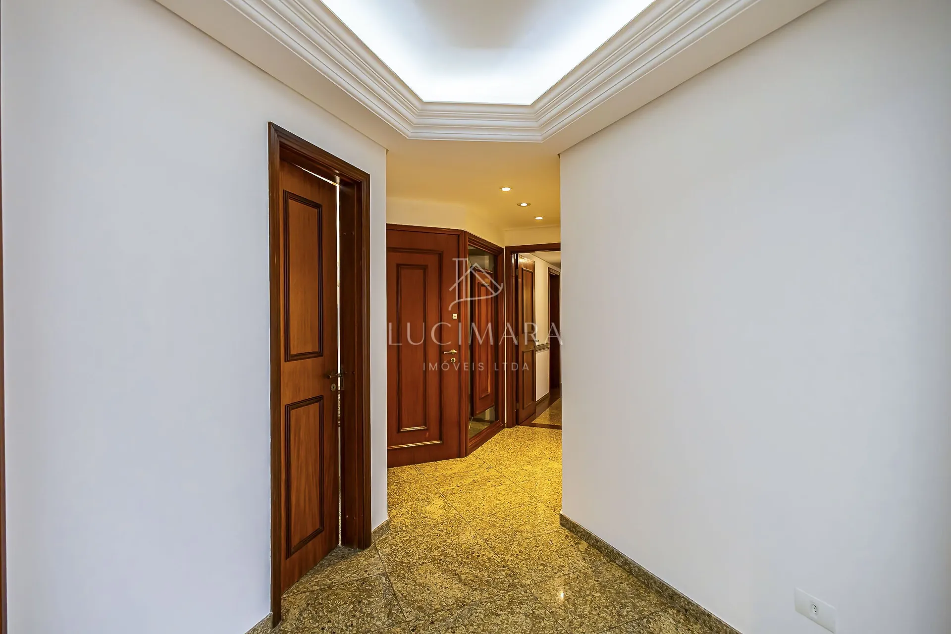 Незамеблированная квартира с 4 спальнями 427 м² — photo 22