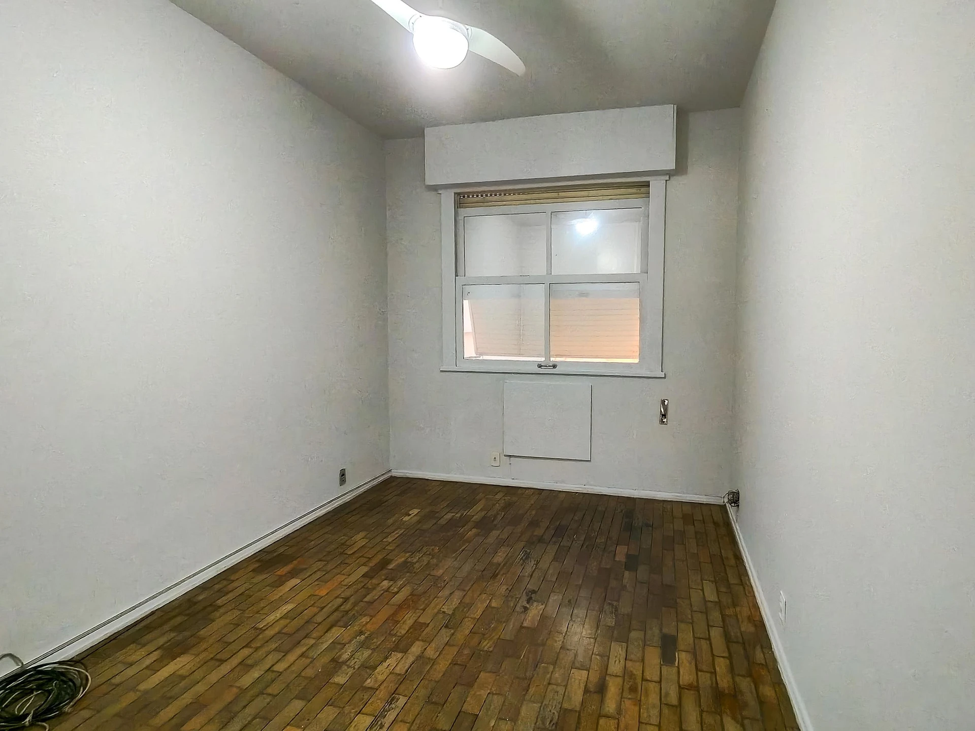 Furnished 4-bedroom apartment with 3 bathrooms — photo 47